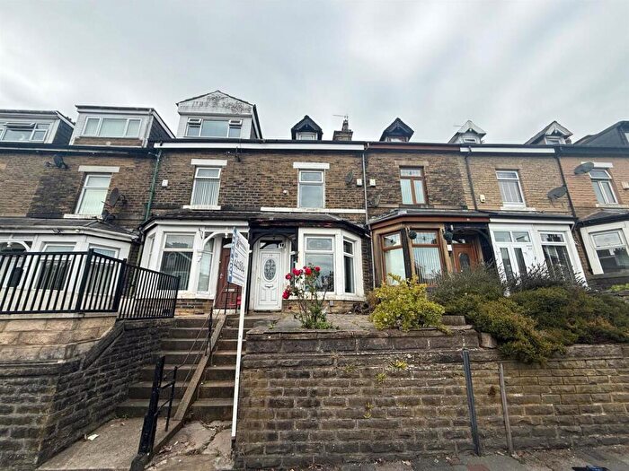 4 Bedroom Terraced House For Sale In Westfield Road, Bradford, BD9