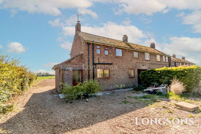 3 Bedroom Semi-Detached House For Sale In The Street, Beachamwell, PE37