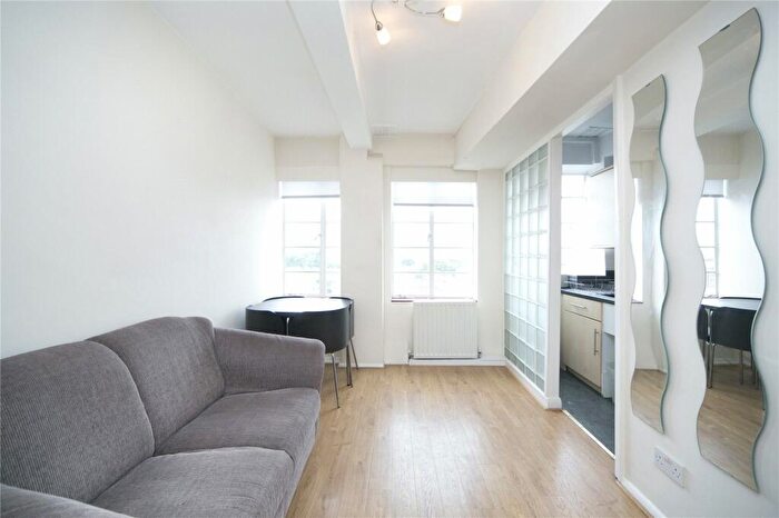 1 Bedroom Flat To Rent In Camden Road, Camden Town, NW1