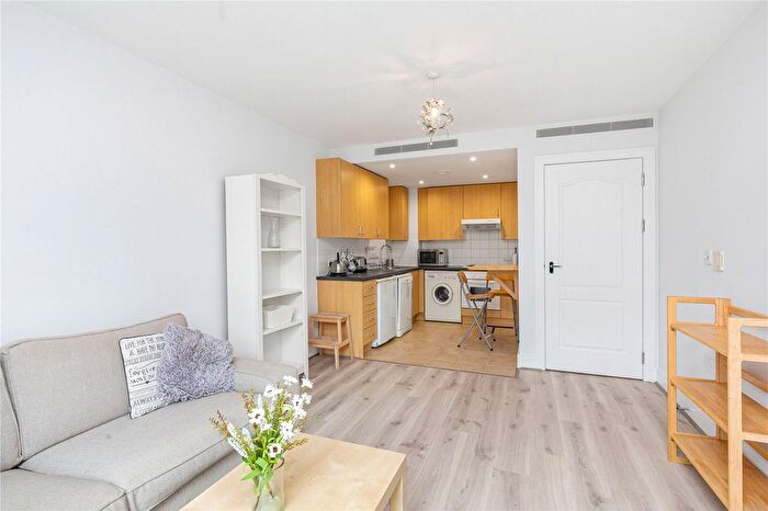 1 Bedroom Flat To Rent In Warwick Building, Queenstown Road, London, SW11