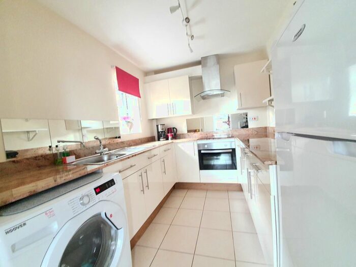 2 Bedroom Flat To Rent In Daniel Hill Mews, Sheffield, S6