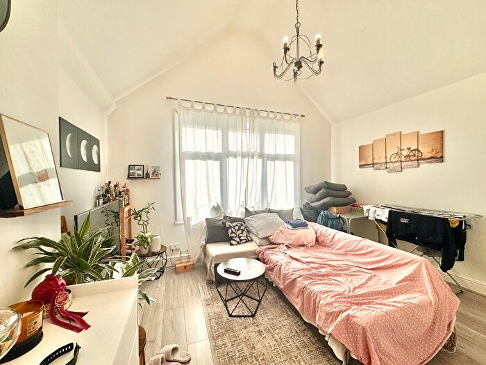 1 Bedroom Flat To Rent In East End Road, London, N2