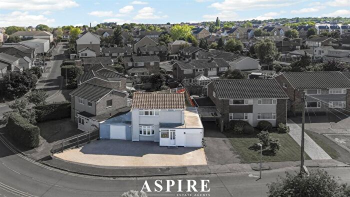 3 Bedroom Detached House For Sale In Linden Leas, Benfleet, SS7