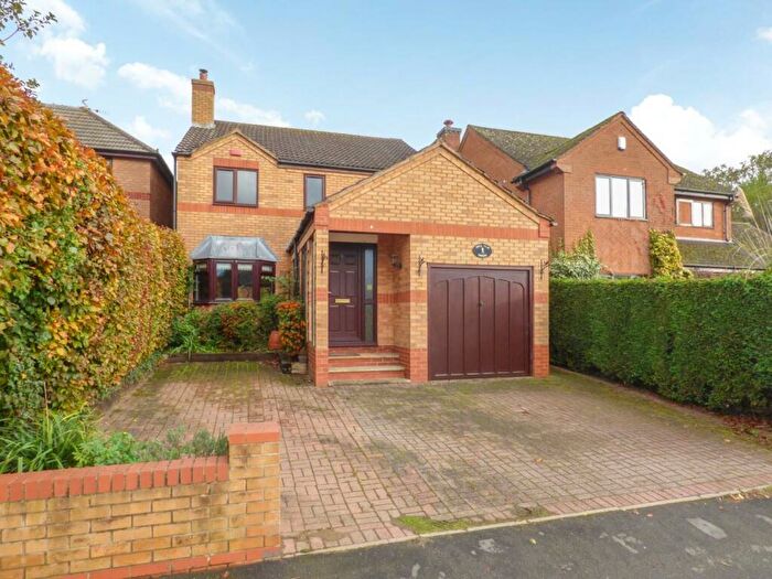 4 Bedroom Detached House To Rent In Luddington Road, Stratford-upon-Avon, CV37