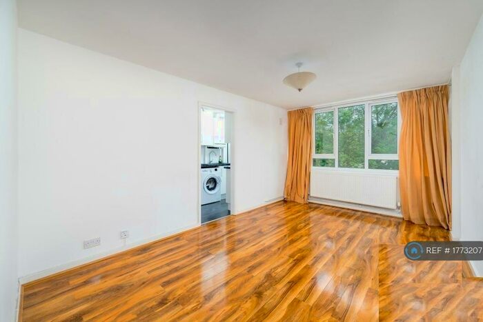 1 Bedroom Flat To Rent In Ashbourne Close, London, N12