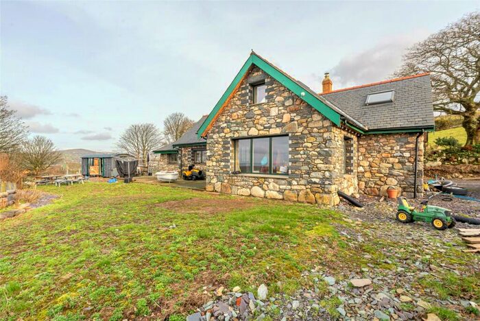 3 Bedroom Detached House For Sale In Llanllyfni, Caernarfon, Llanllyfni, Caernarfon, LL54