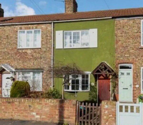 3 Bedroom Cottage To Rent In Moor Lane, Dringhouses, York, YO24