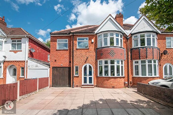 5 Bedroom Semi-Detached House For Sale In Barton Lodge Road, Hall Green, B28