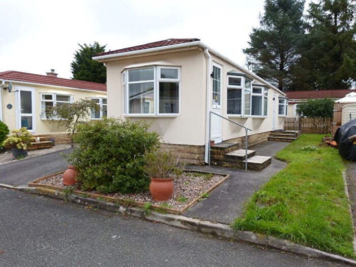 2 Bedroom Park Home For Sale In Station Road, Bugle, PL26