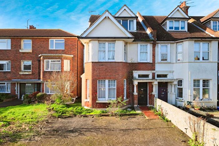 6 Bedroom Semi-Detached House For Sale In Willingdon Road, Eastbourne, BN21
