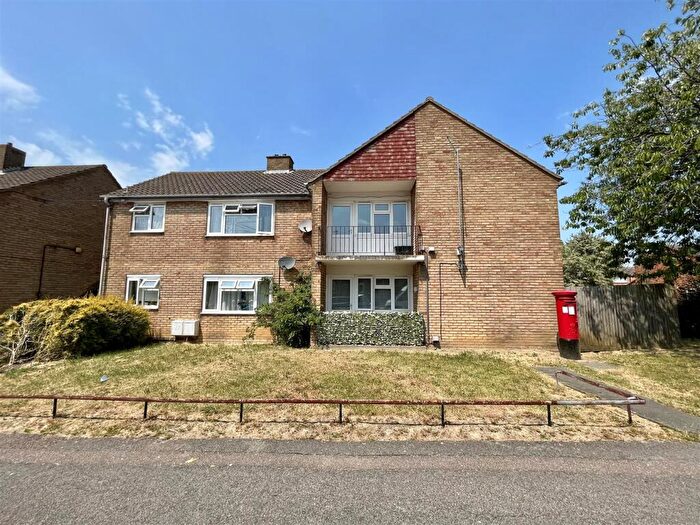 2 Bedroom Flat To Rent In Abbotsweld, Harlow, CM18
