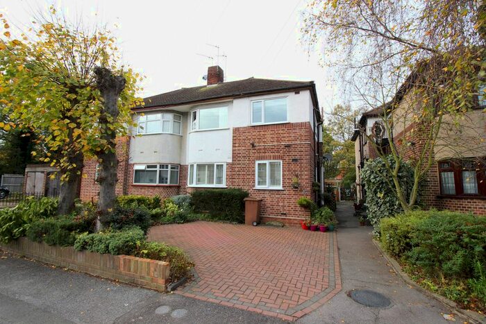 2 Bedroom Flat To Rent In Woodland Road, London, E4