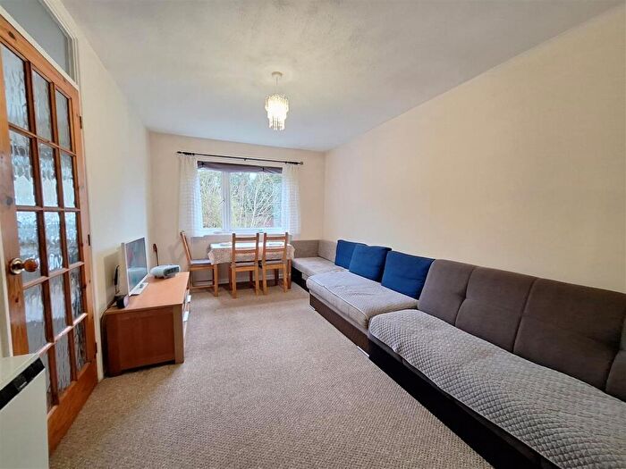 1 Bedroom Flat To Rent In Trafalgar Court, RG30 - Photo 4