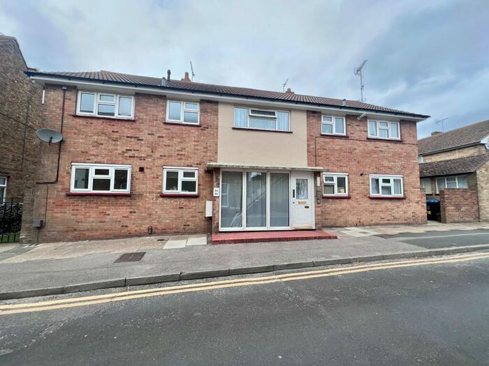 1 Bedroom Flat To Rent In Crow Hill Road, Garlinge, CT9