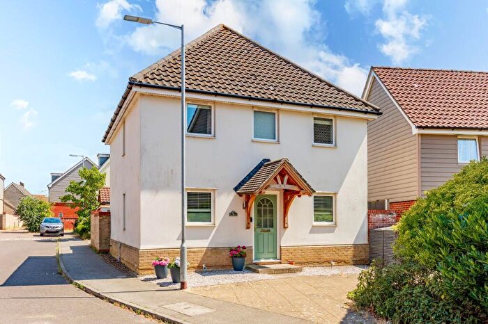 3 Bedroom Detached House For Sale In Linnet Road, Costessey, NR8