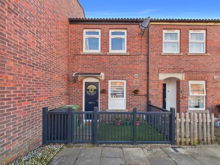 3 Bedroom Terraced House For Sale In Henry Cooper Way, London, Greater London, SE9