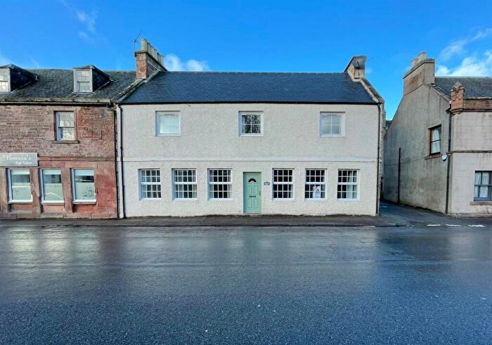 3 Bedroom Flat To Rent In Aberforn House High Street, Beauly., IV4