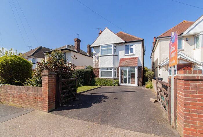 3 Bedroom Detached House For Sale In Green Lane, Broadstairs, Kent, CT10