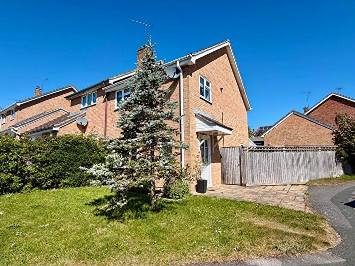 3 Bedroom Semi-Detached House For Sale In Middle Ground, Royal Wootton Bassett, SN4