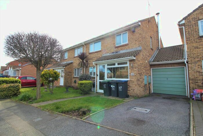 3 Bedroom Link Detached House To Rent In Summerfield Road, Cliftonville, Margate, CT9