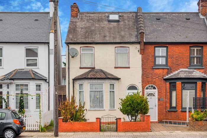 2 Bedroom End Of Terrace House To Rent In South Lane, New Malden KT3