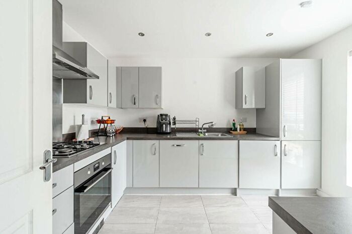 4 Bedroom End Of Terrace House To Rent In Sutton Road, , Headstone, Harrow, HA2