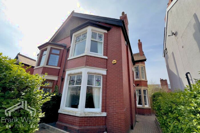 5 Bedroom Semi-Detached House To Rent In All Saints Road, St. Annes, FY8