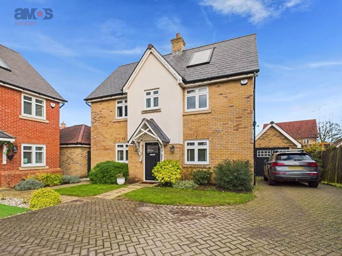 3 Bedroom Detached House For Sale In Beehive Lane, Hawkwell, Hockley, Essex, SS5