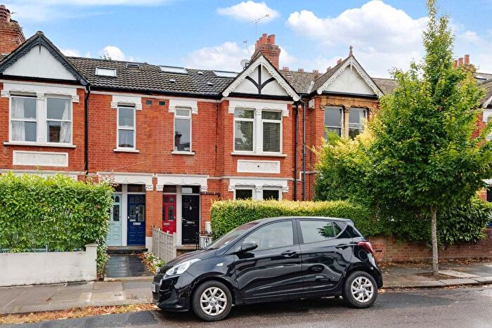 3 Bedroom Property To Rent In Ealing Park Gardens, Northfields, W5
