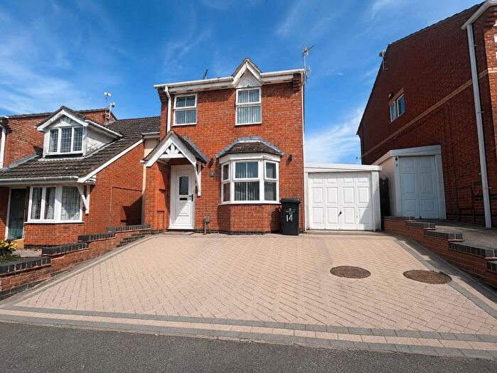 3 Bedroom Detached House To Rent In Charlock Road, Hamilton, LE5