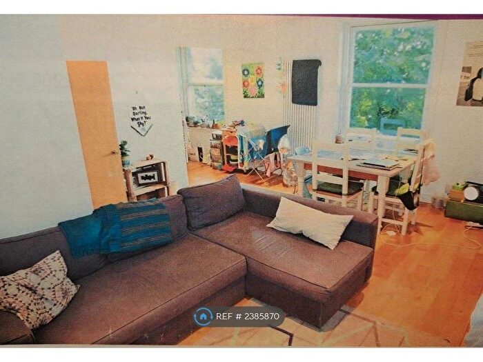 2 Bedroom Flat To Rent In Sackville Road, Hove, BN3