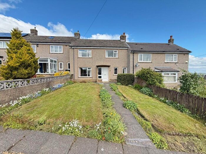 2 Bedroom Town House To Rent In North Royd, Barkisland, Halifax, HX4