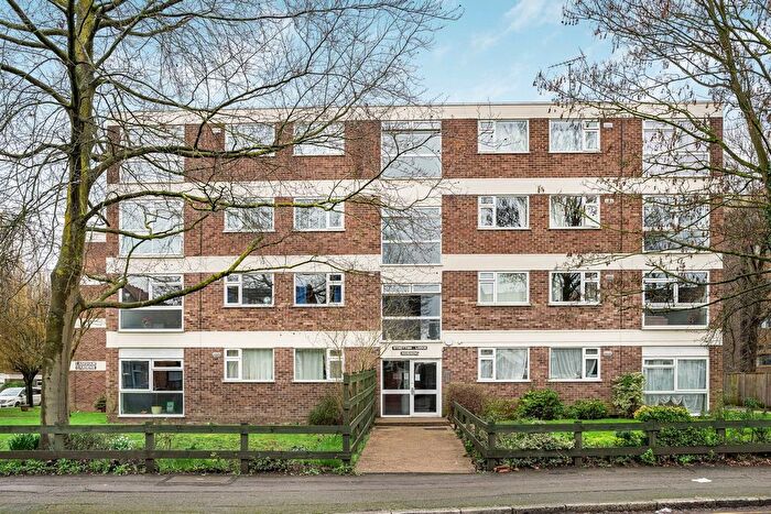 2 Bedroom Flat For Sale In Gordon Road, West Ealing, W13