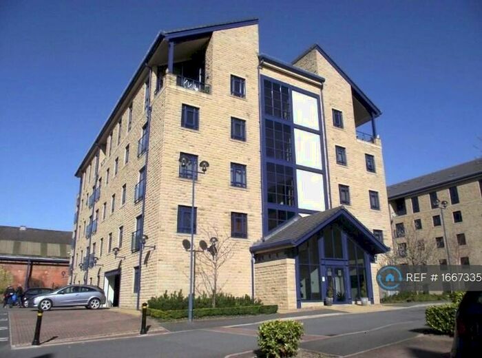 2 Bedroom Flat To Rent In Equilibrium, Lindley, Huddersfield, HD3