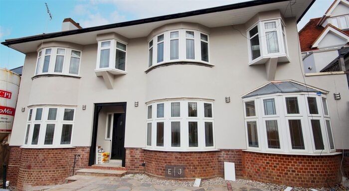 5 Bedroom Detached House To Rent In Eleven Acre Rise, Loughton, IG10