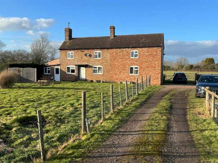 3 Bedroom Cottage For Sale In Main Road, Minsterworth, GL2