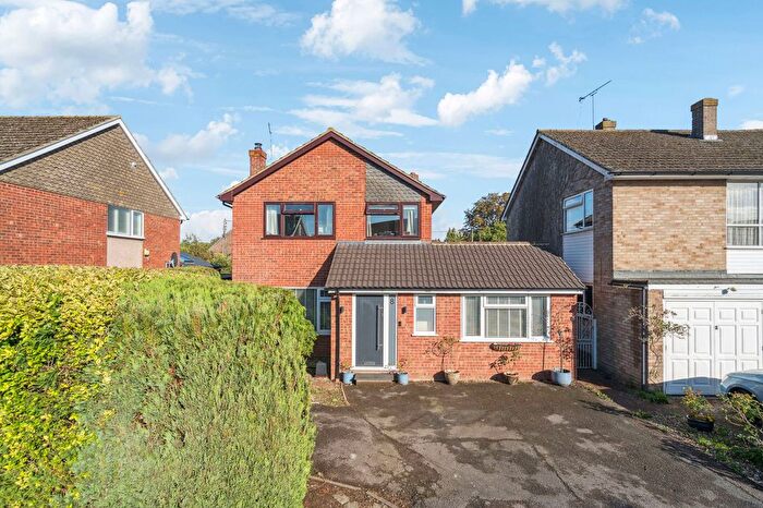 4 Bedroom Detached House For Sale In Dovecote Close, Haddenham, Aylesbury, HP17