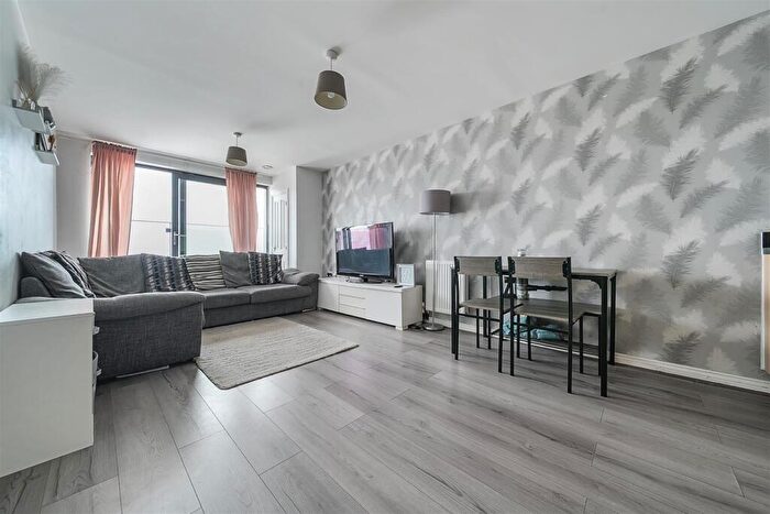 2 Bedroom Flat For Sale In Blanchard Avenue, Alver Village, Gosport, PO13