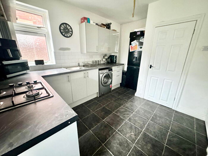 3 Bedroom Semi-Detached House For Sale In Woodfield Road, Dudley, DY3
