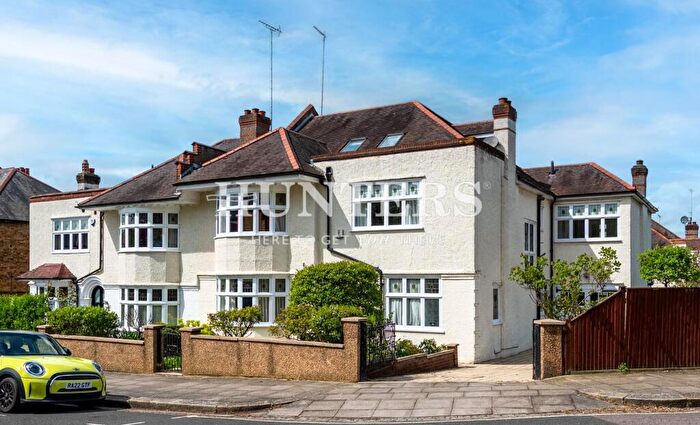 6 Bedroom Semi-Detached House For Sale In Minster Road, London, NW2