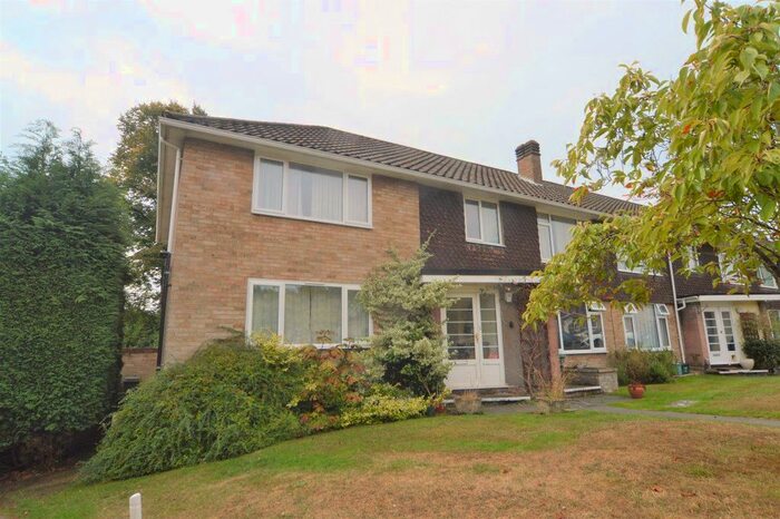 2 Bedroom Maisonette To Rent In Charmouth Road, St Albans, AL1