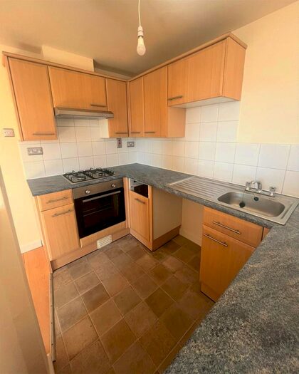 2 Bedroom Flat To Rent In Anglo South Chambers, Market Street, Bradford, BD1