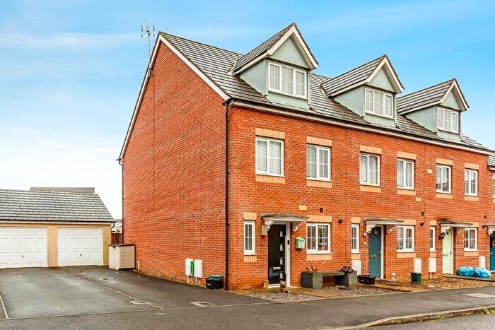 3 Bedroom End Of Terrace House For Sale In Parc Y Garreg, Kidwelly, Carmarthenshire, SA17