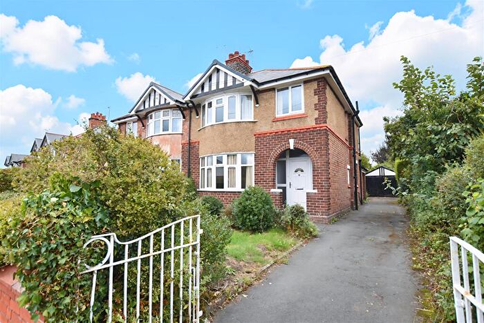3 Bedroom Semi Detached House For Sale In Windsor Drive, Wrexham, LL11
