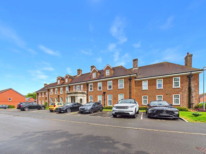 2 Bedroom Flat For Sale In Major Close, Folkestone, Kent, CT20