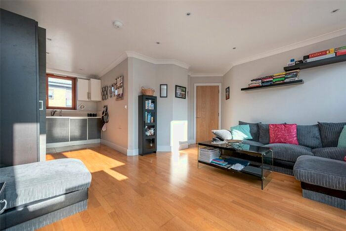 2 Bedroom Flat To Rent In Aston Mews, Kilburn Lane, London, W10