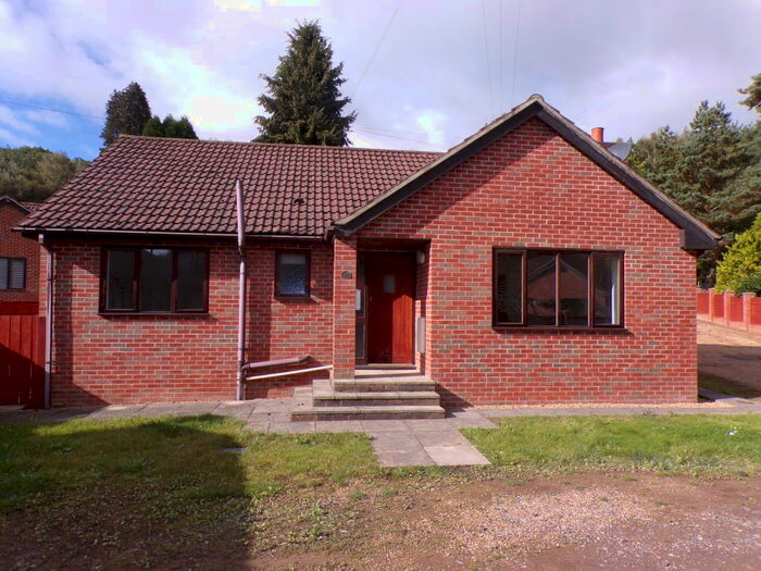 3 Bedroom Bungalow To Rent In Hurn Road, BH24