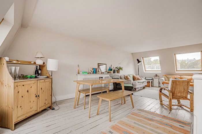 2 Bedroom Property To Rent In Strode Road, Fulham, SW6