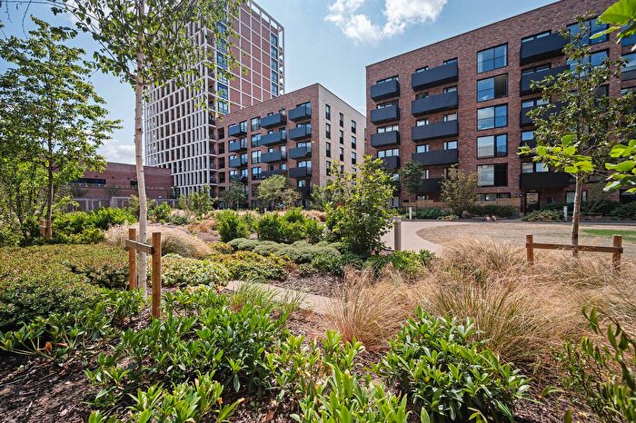 2 Bedroom Flat For Sale In Coronation Square, Leyton, E10