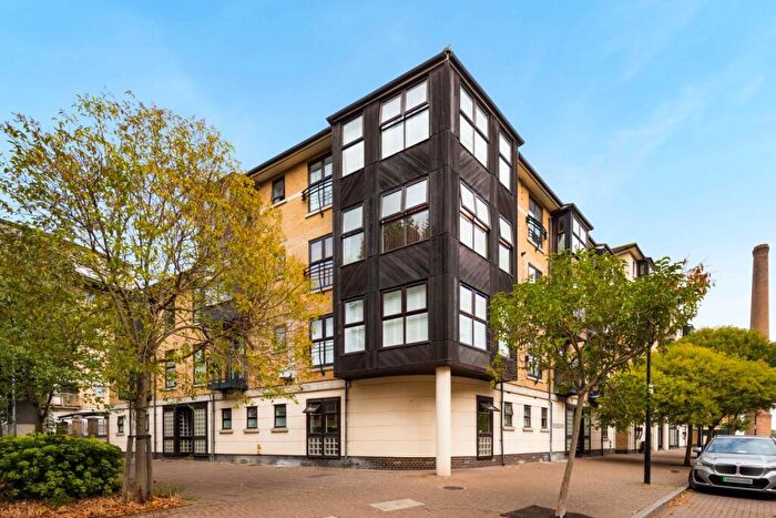 2 Bedroom Flat To Rent In Munnings House, Portsmouth Mews, London, E16